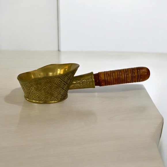 Vintage Solid Brass Sauce Pan Turkish Coffee Pot Wood Handle Ornate - Picture 5 of 5